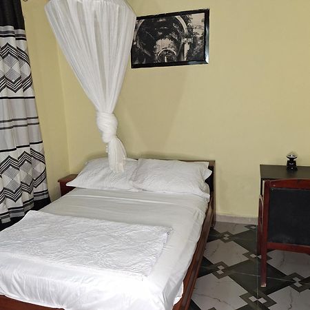 Kayfred2 Apartman Freetown Kültér fotó