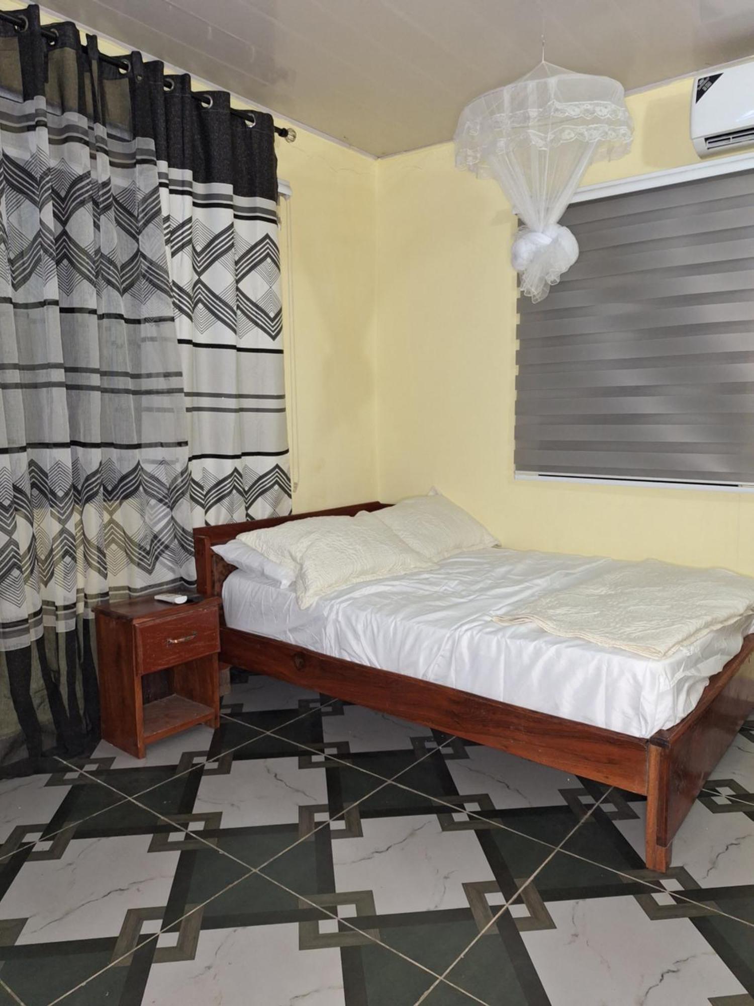 Kayfred2 Apartman Freetown Kültér fotó